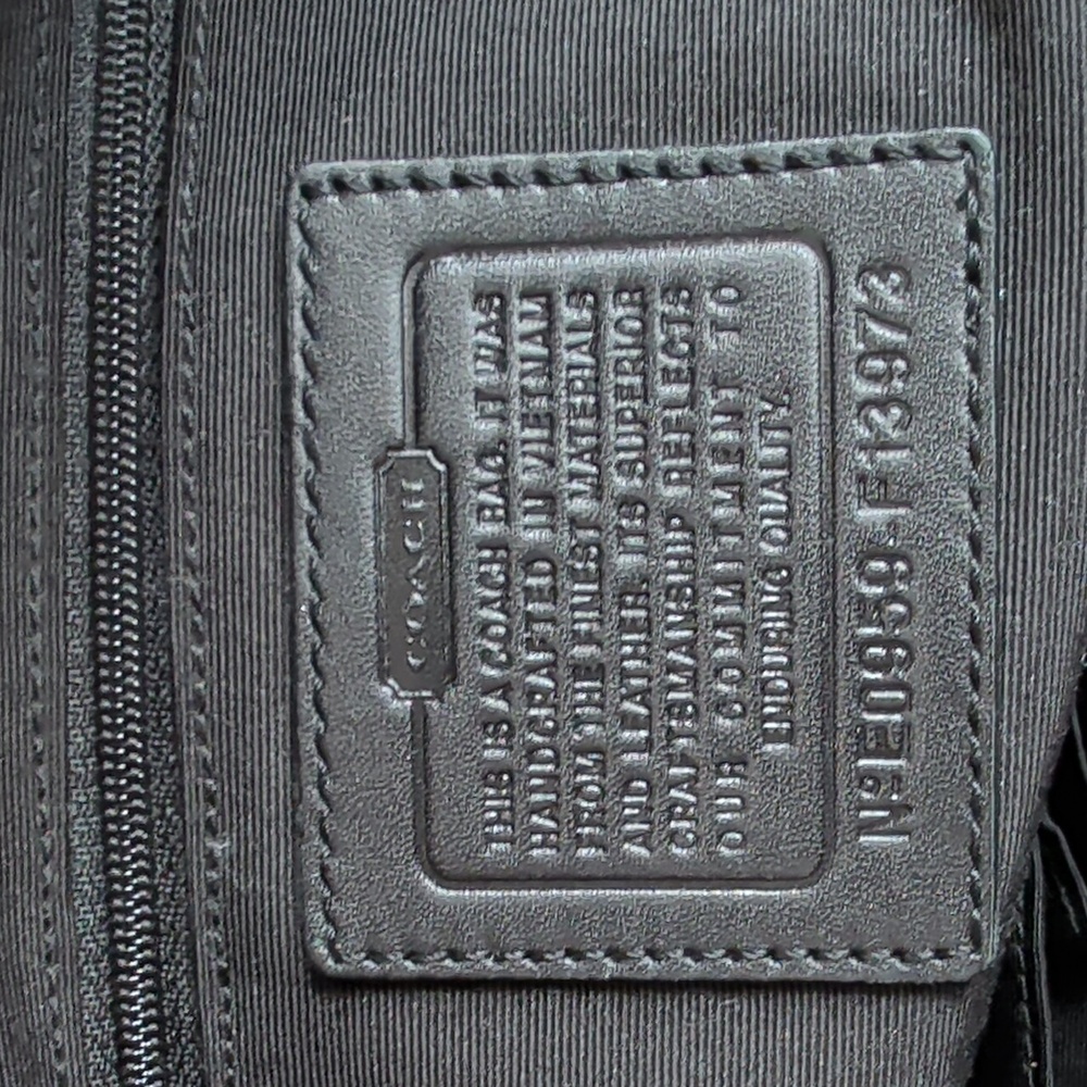 Coach Hampton Signature Tote - Picture 13 of 16
